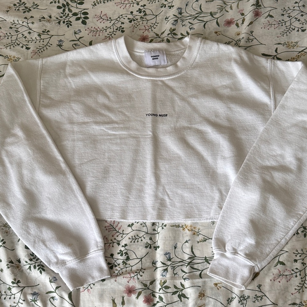 White Cropped Sweatshirt